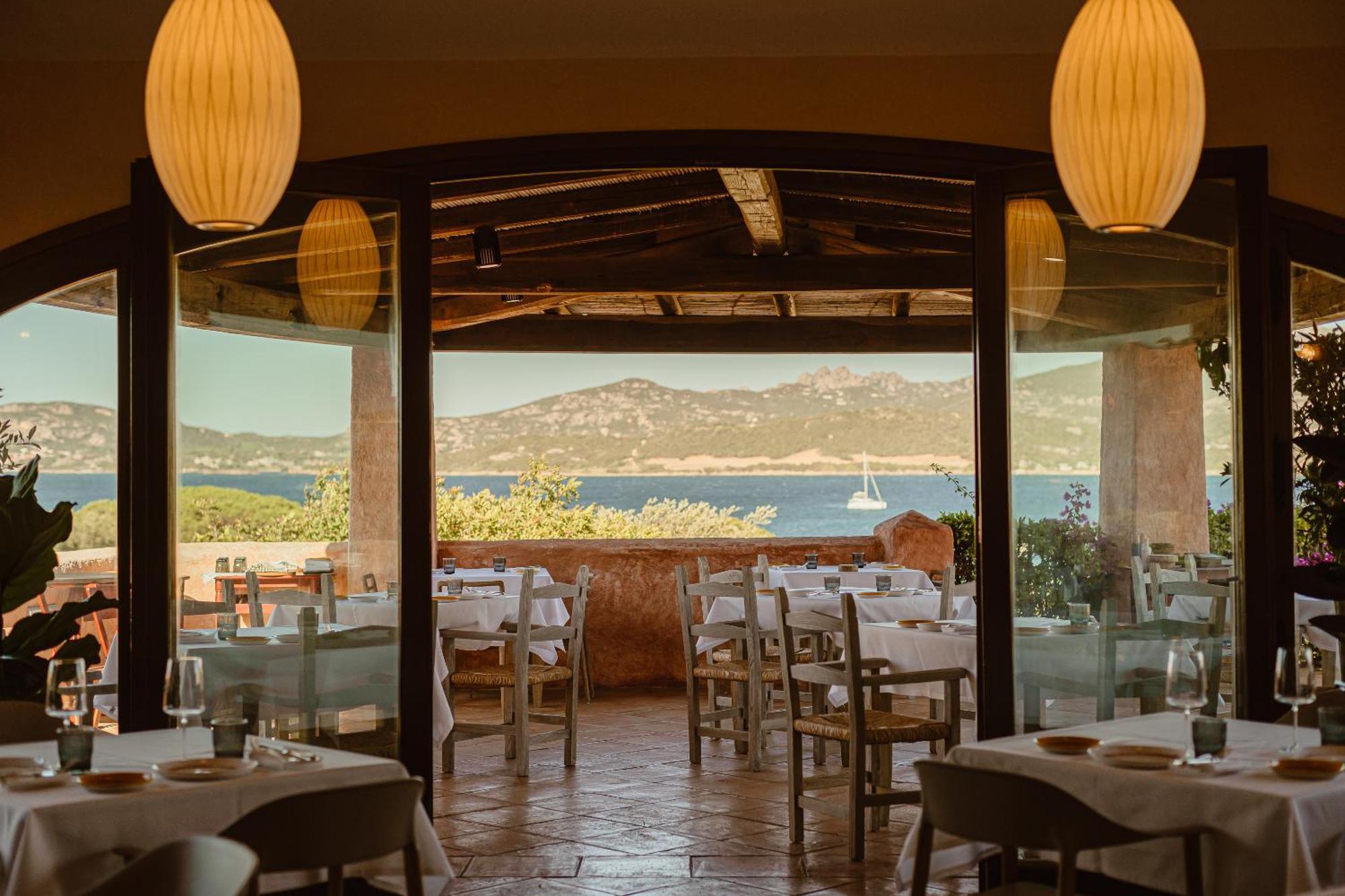 Aethos Sardinia Hotel Cannigione Exterior photo