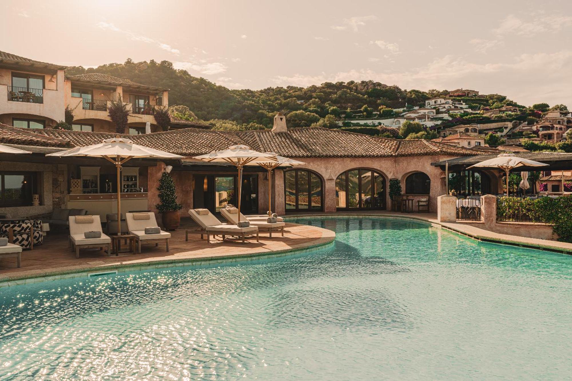 Aethos Sardinia Hotel Cannigione Exterior photo