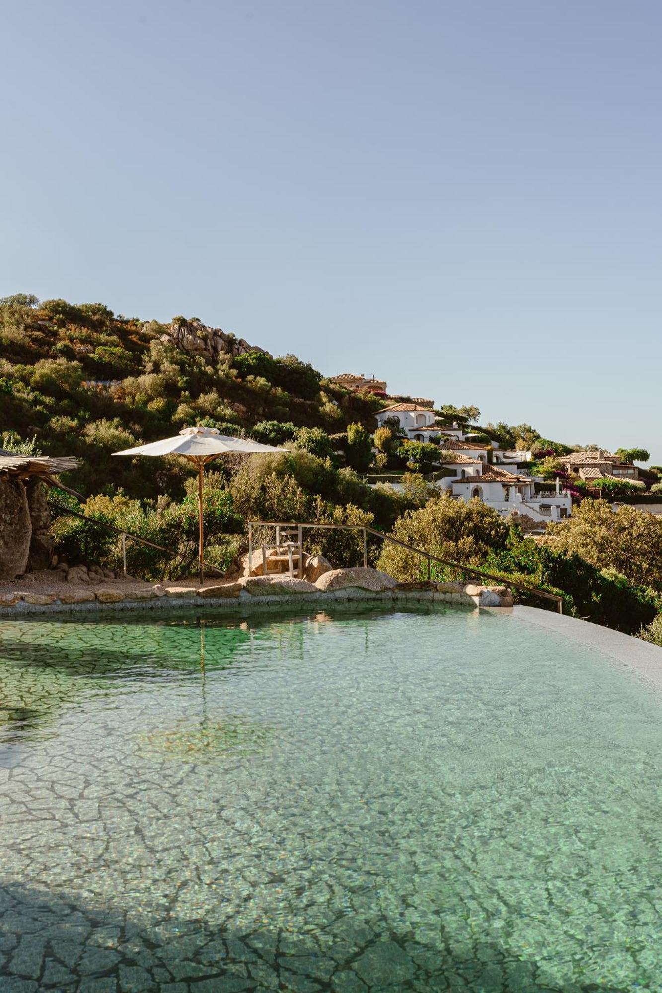 Aethos Sardinia Hotel Cannigione Exterior photo