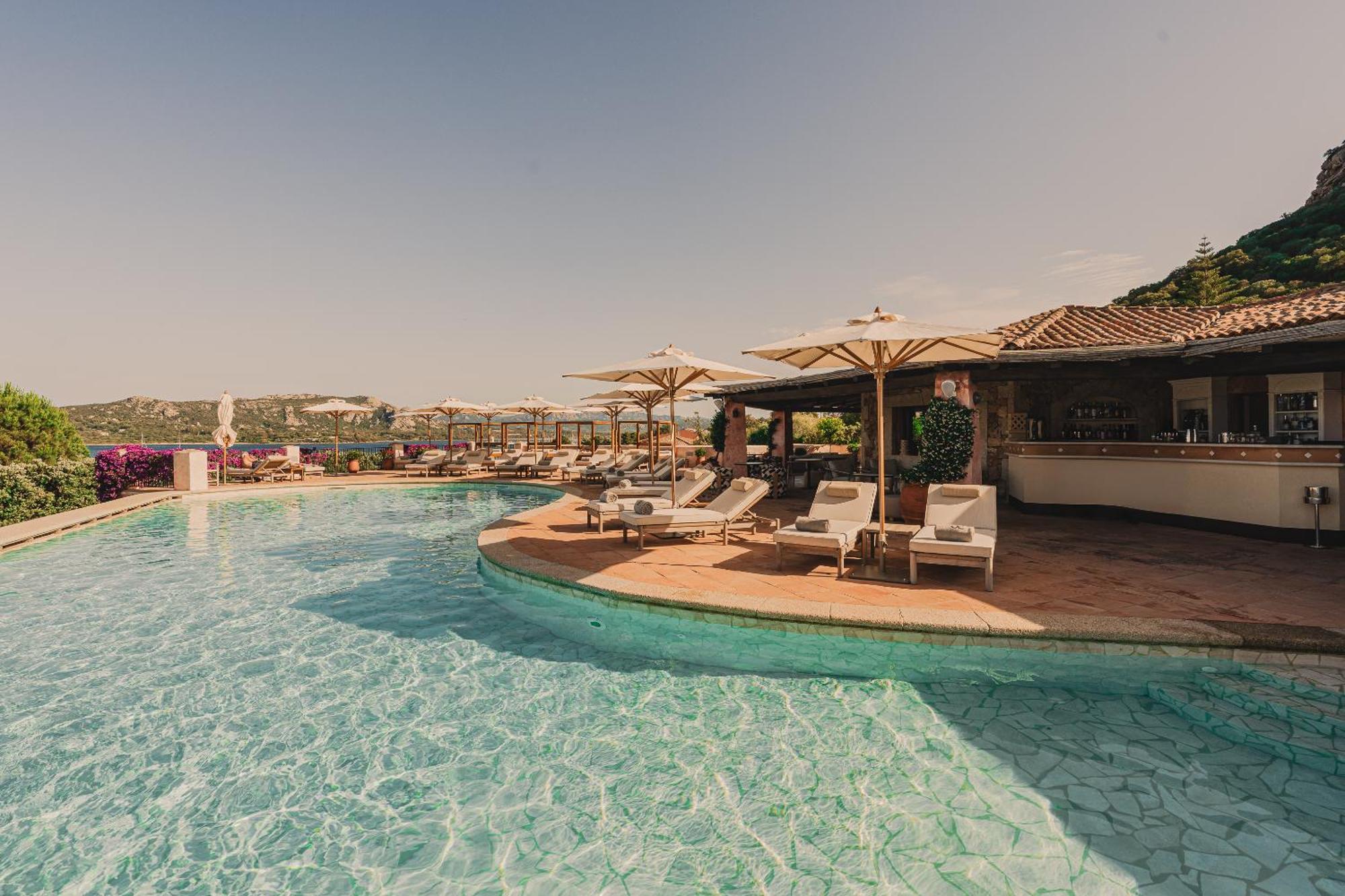 Aethos Sardinia Hotel Cannigione Exterior photo