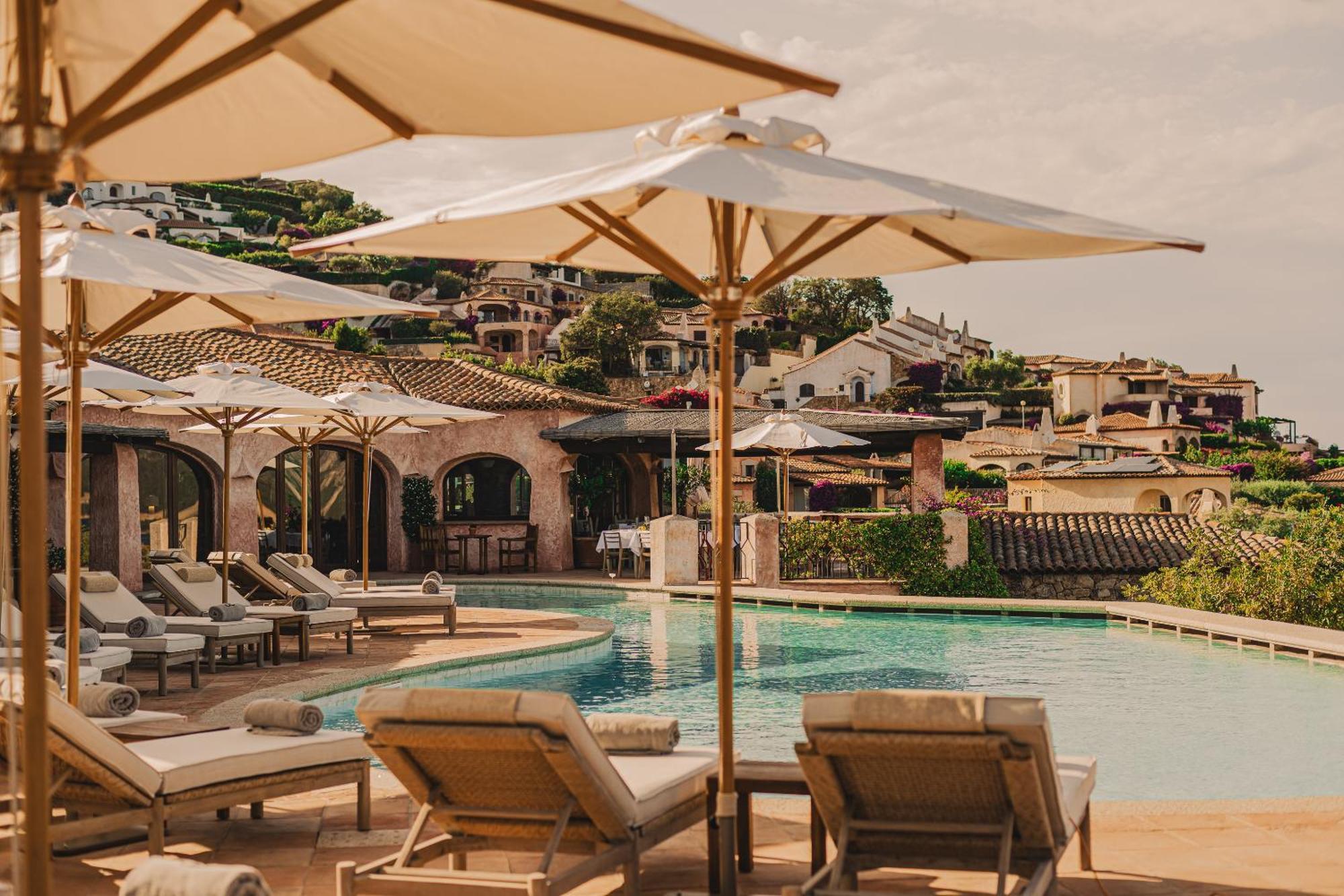 Aethos Sardinia Hotel Cannigione Exterior photo