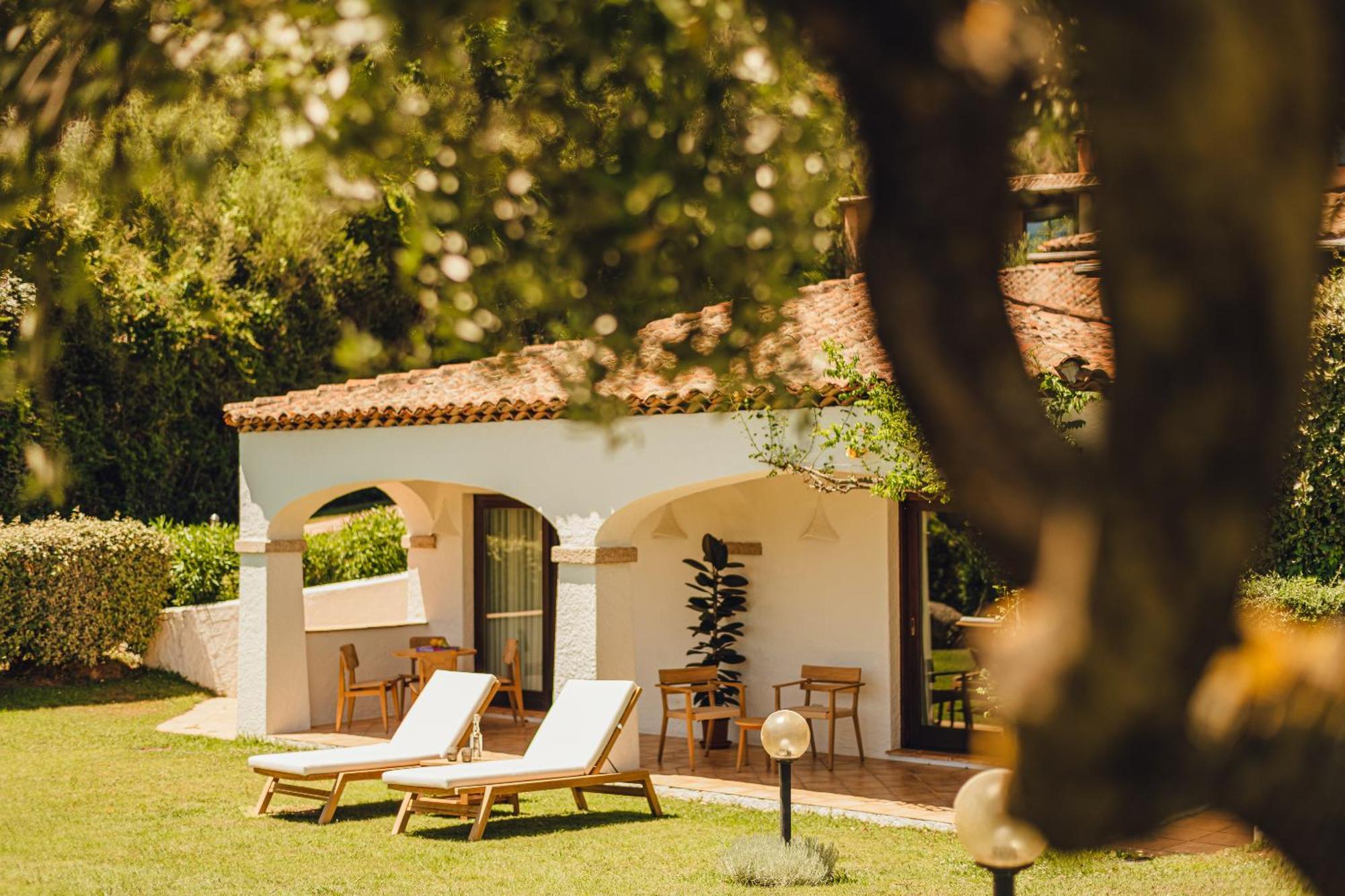 Aethos Sardinia Hotel Cannigione Exterior photo