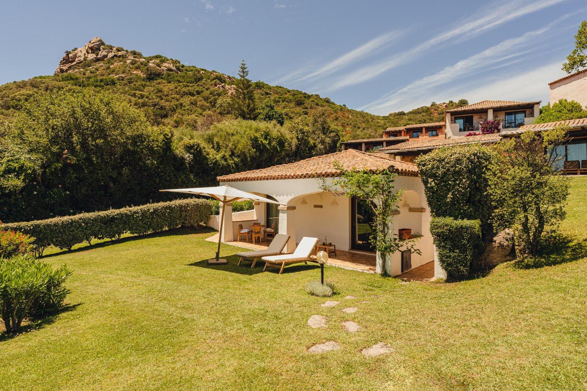 Aethos Sardinia Hotel Cannigione Exterior photo