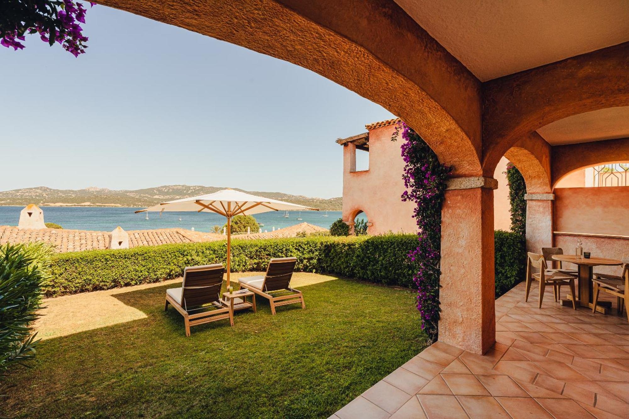 Aethos Sardinia Hotel Cannigione Exterior photo