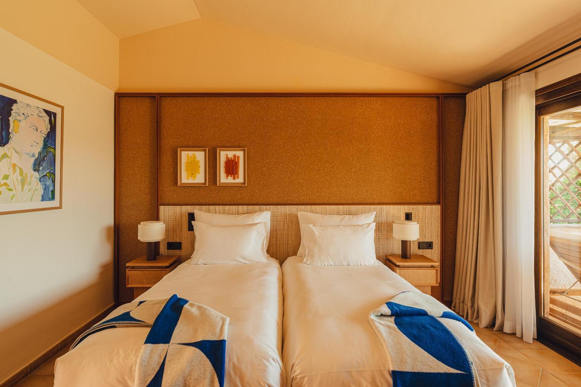 Aethos Sardinia Hotel Cannigione Exterior photo